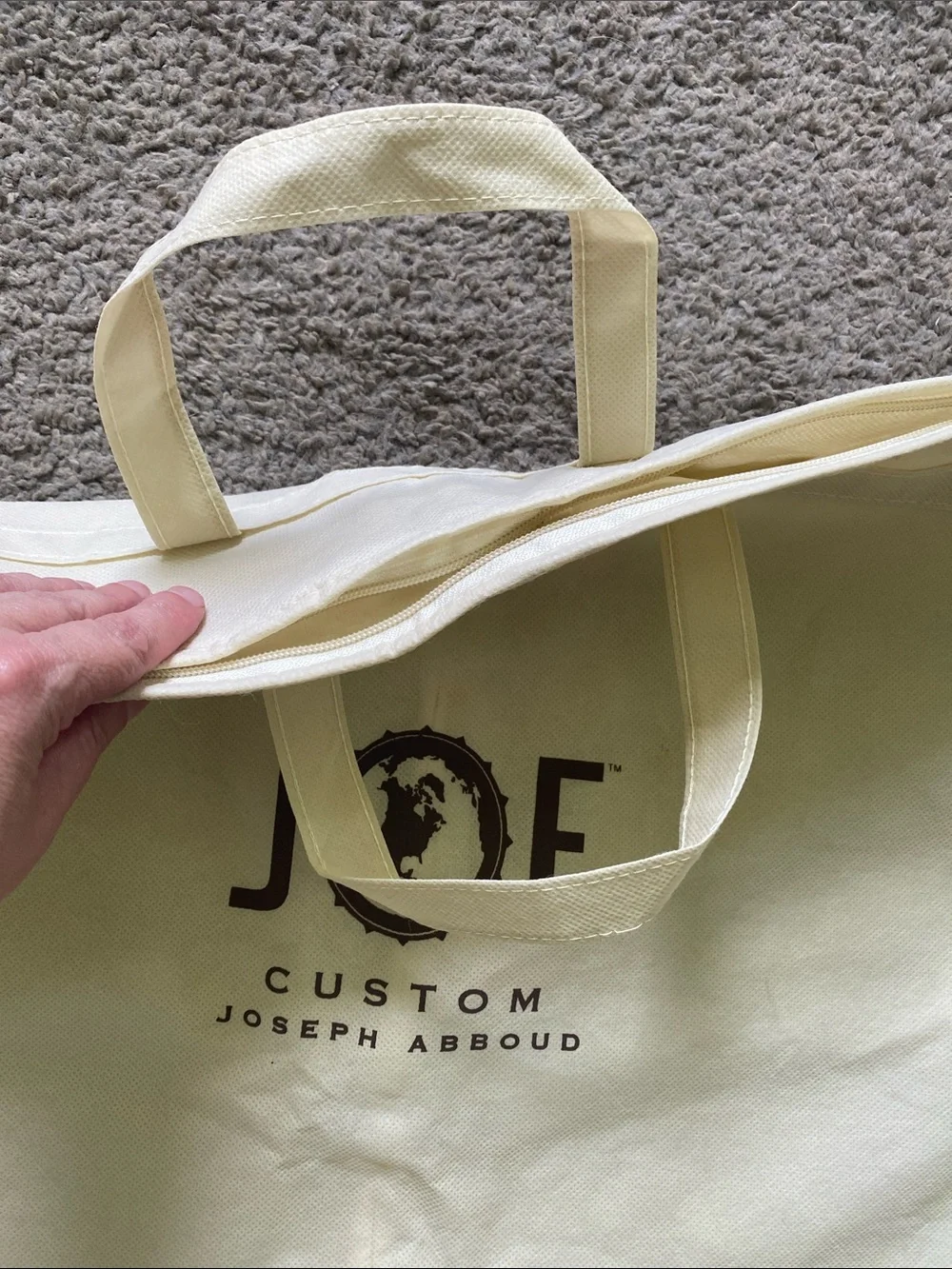 Joseph Abboud Custom Garment Travel Bag Cream 2-way Zipper Closure